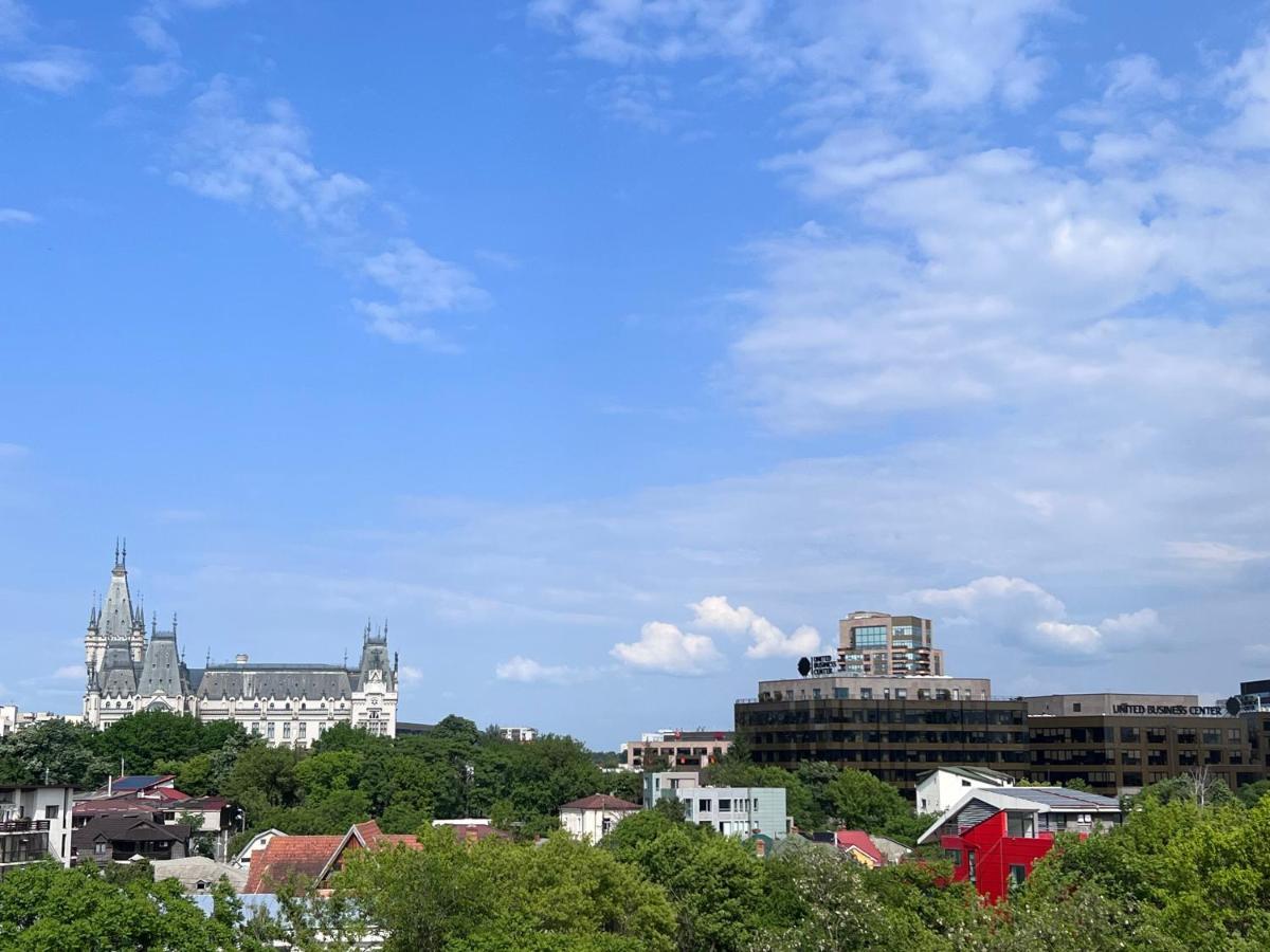 3 Rooms Apartment Palace View Iasi Exterior photo